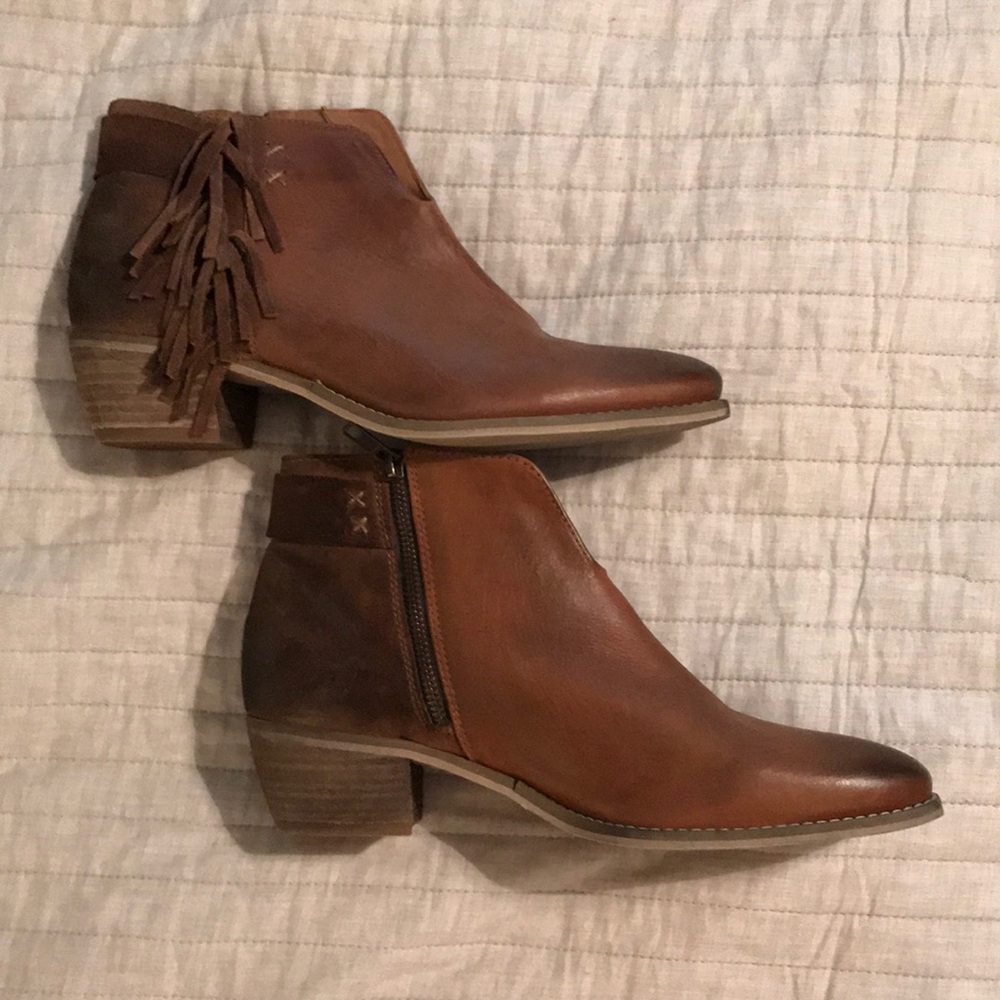 DIBA True side zip bootie with fringe